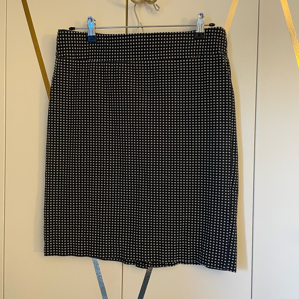 Banana Republic Black and White Pencil Skirt